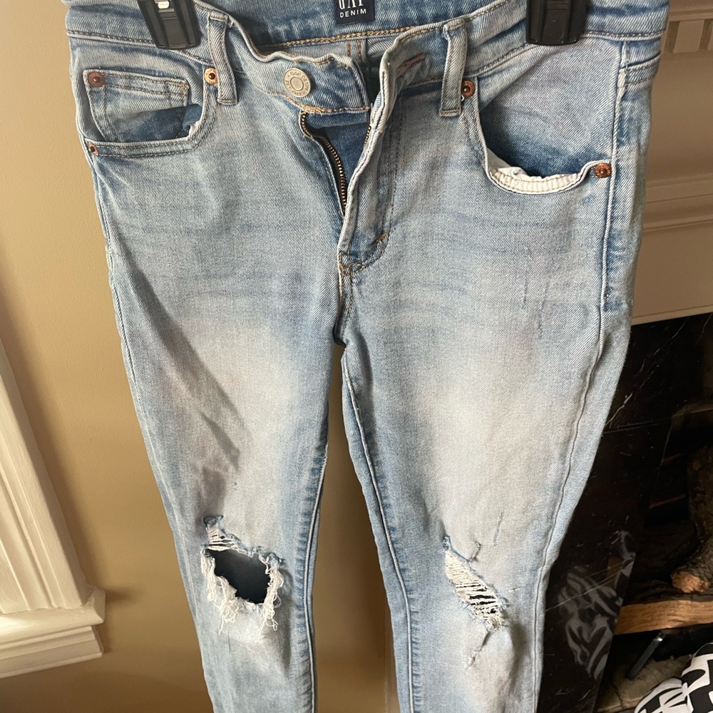GAP Women's Light Blue Ripped Skinny Jeans